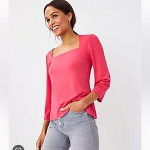 NWT Ann Taylor Matte Jersey Envelope
Neck Top in Lush Strawberry size M